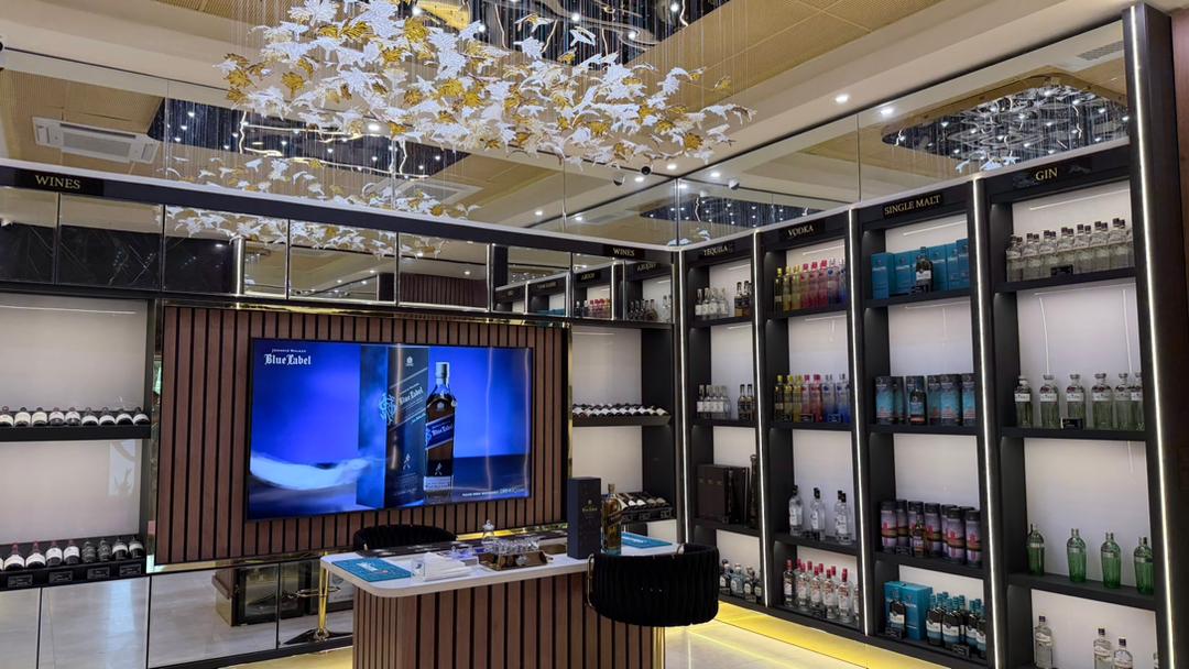 CELEBR8 LYFE Interior